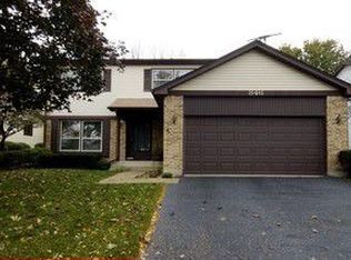 846 Debra Ln, Elk Grove Village, IL 60007