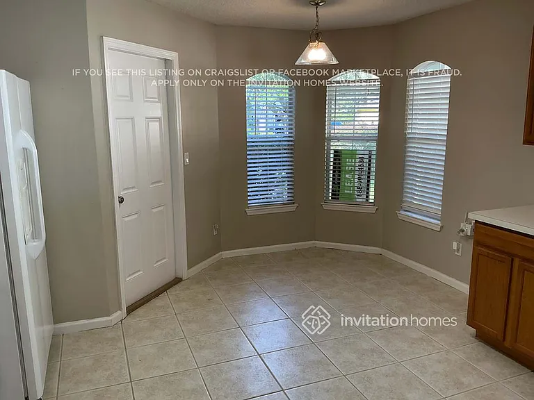 1916 E Lymington Way — Photo 10