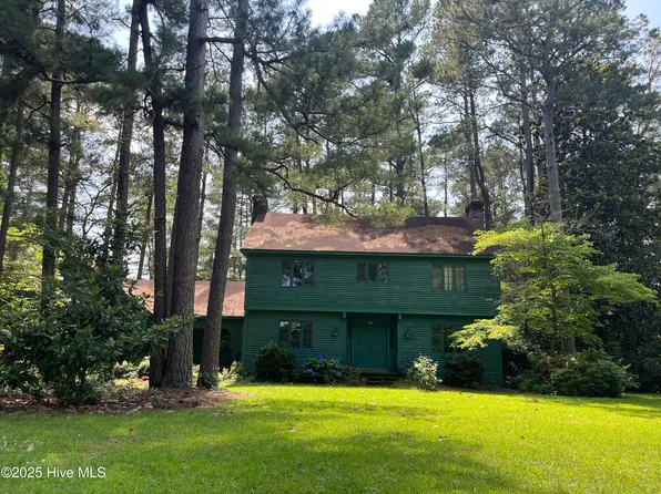 511 S Wilkinson Drive, Laurinburg, NC 28352