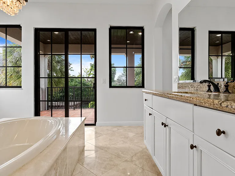 9521 Eden Mnr — Photo 98