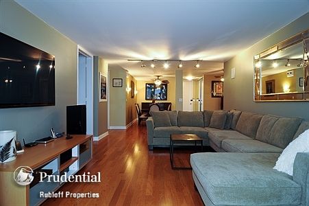 2nd image of 1660 N La Salle Dr APT 4003
