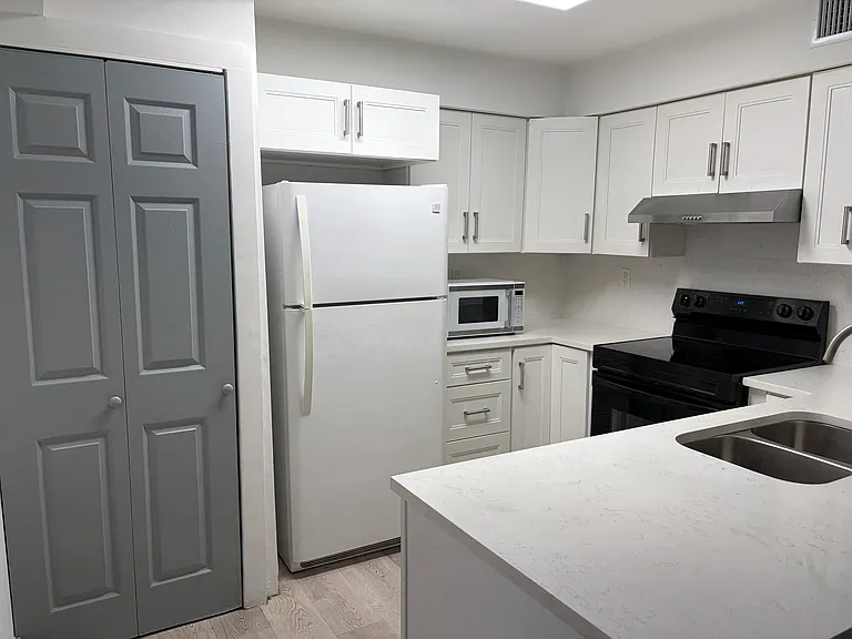 10292 NW 9th Street Cir #103 — Photo 4