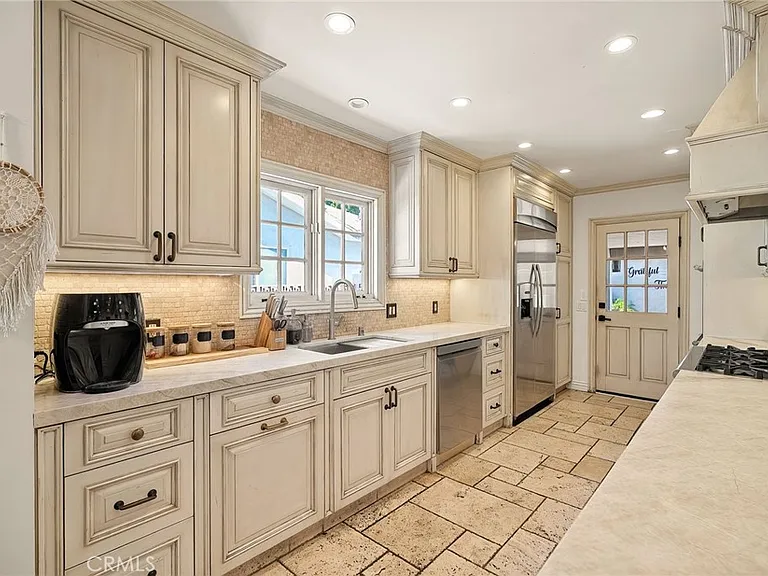5330 Natick Ave — Photo 13
