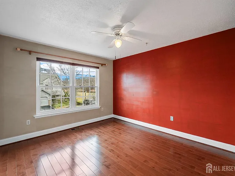 34 Sassafras Ct — Photo 16