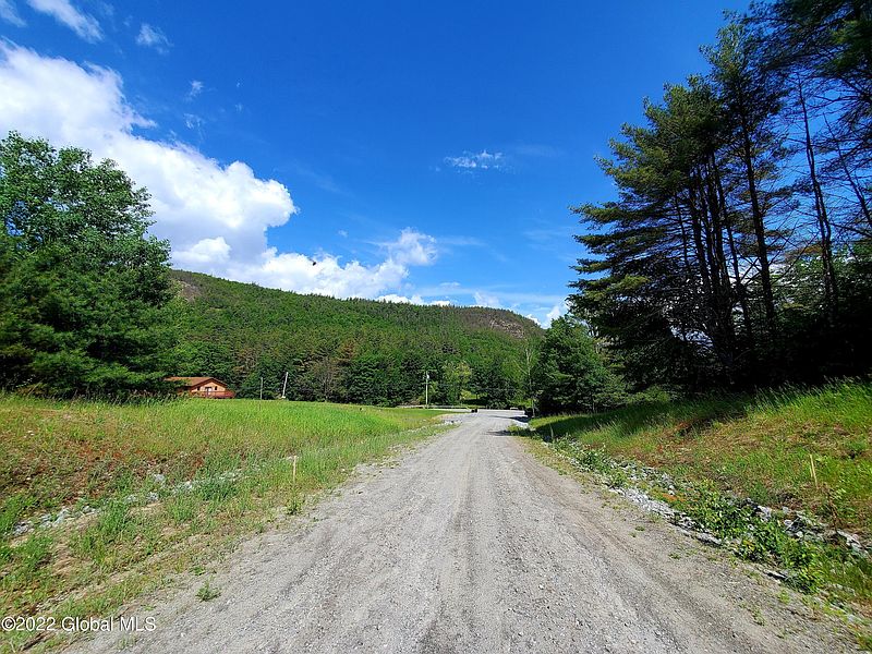 3rd image of 6 Brant Lake Creek Road