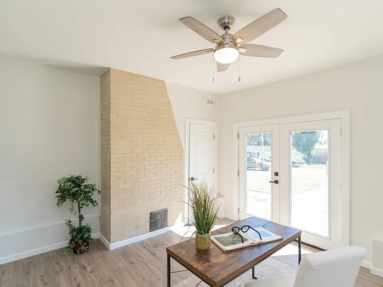 913 Woodmore Ter — Photo 34