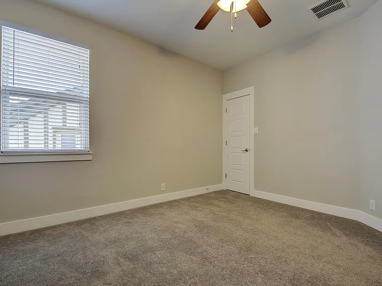912 Sugaree Ave — Photo 25
