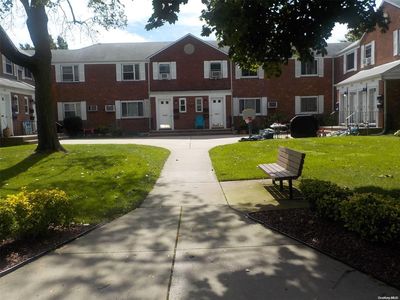 71-08 260th Street #H-2, Glen Oaks, NY, 11004