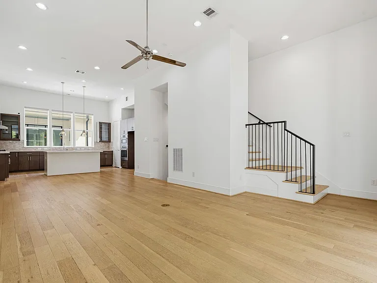 2624 Rusk St — Photo 11
