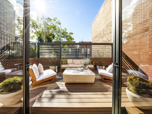 80 Washington Place image 19 of 26