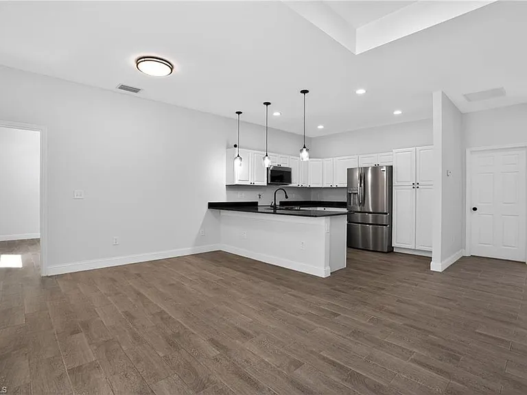 4630 Gene Ave N — Photo 9