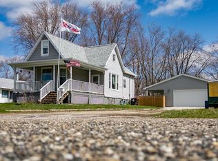 210 S Park Ave, Le Roy, IL