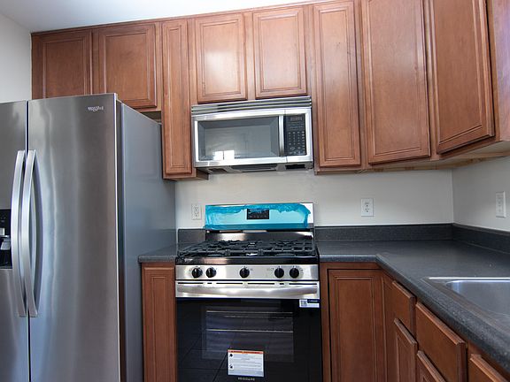 4th image of 9903 Grettle Ct