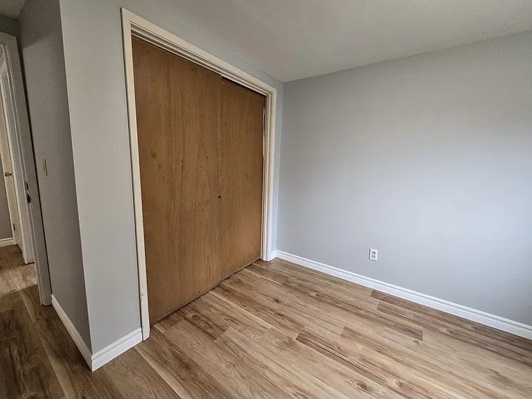12 Pearl Cres #3 — Photo 8