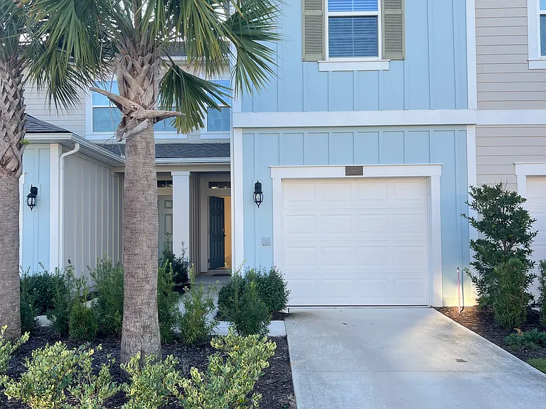 98 Pomona Way — Photo 1