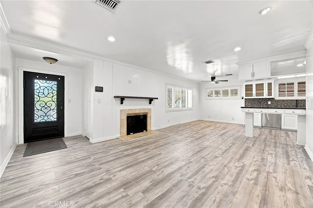 3 bed, 1164 sqft, $4,999 — Photo 4