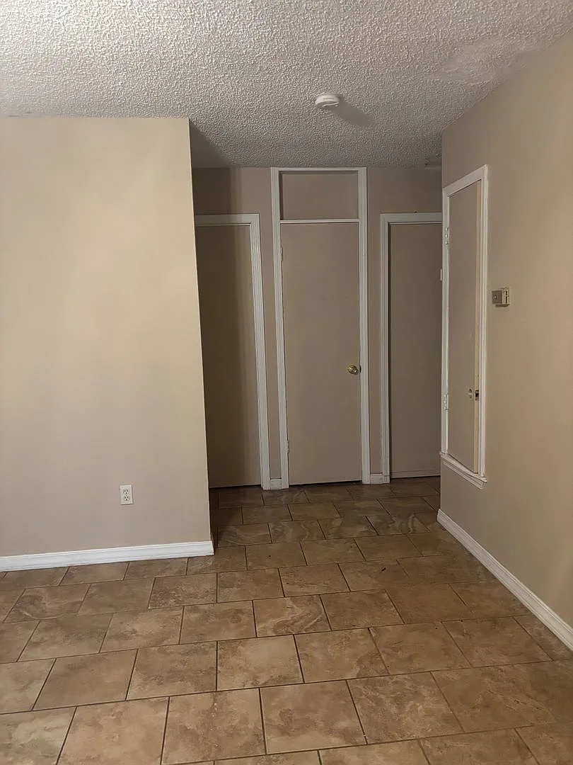 2 Bedroom House in Pryor — Photo 3