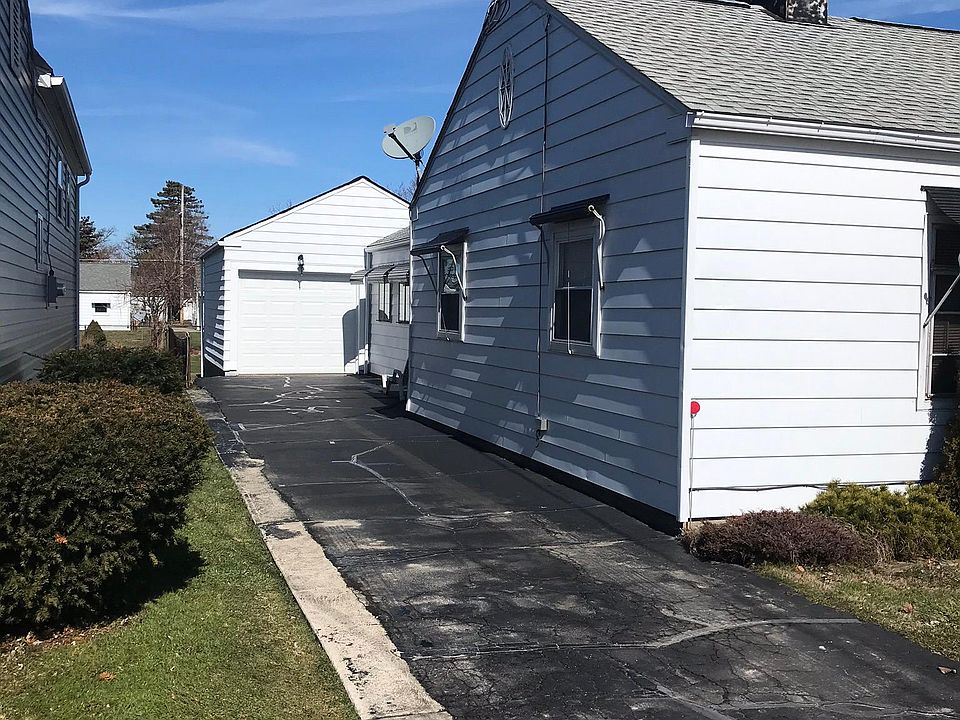 2nd image of 1212 W 37th St