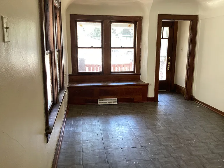 4228 W Bonny Pl — Photo 3