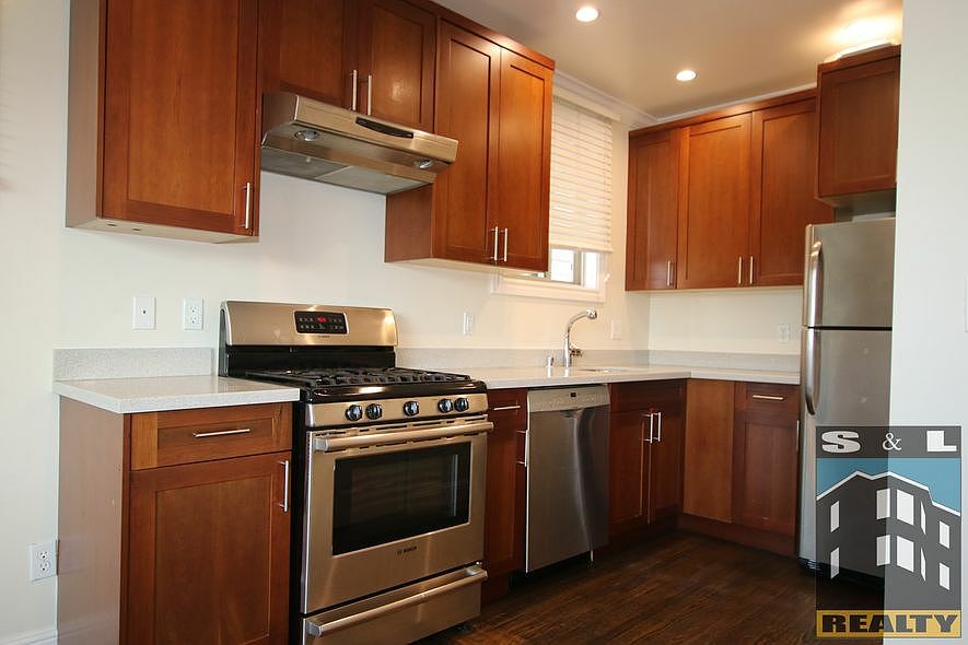 1st image of 473 Elizabeth St APT 1