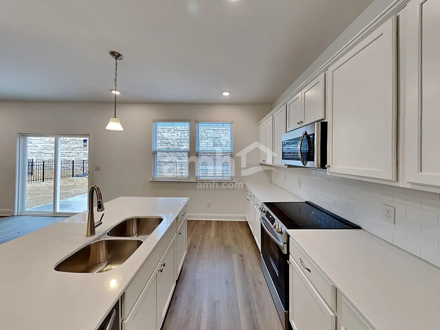 5 bed, 3.0 bath, 2644 sqft, $3,170 — Photo 4