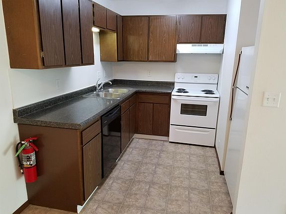 3rd image of 3223 Scenic Dr APT 10