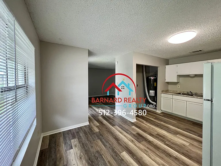 108 Lady Bird Lane — Photo 8