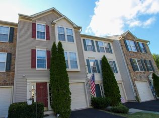729 Waterway Ct, Quakertown, PA 18951