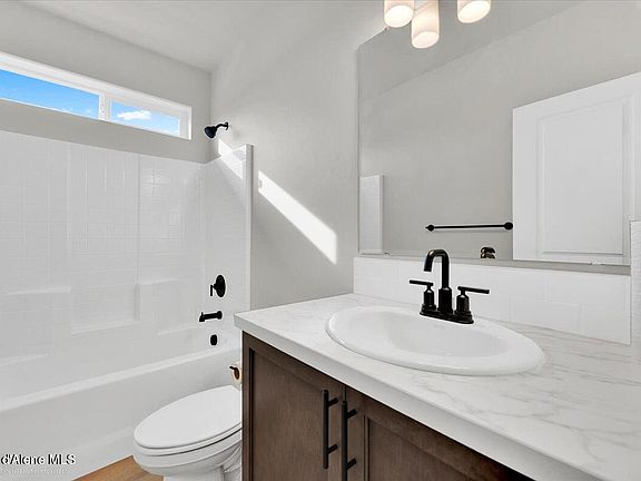 3rd image of 1581 McKelvy Ln