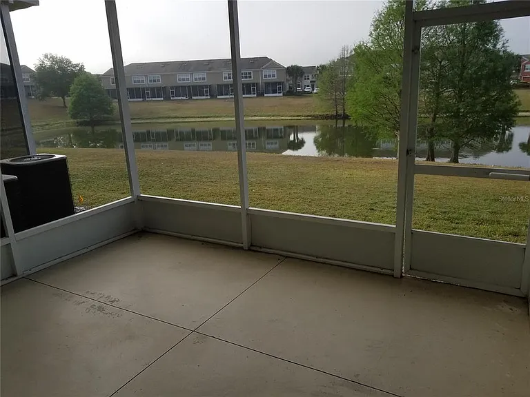 4238 SW 50th Cir — Photo 3