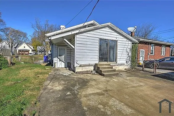 2135 E Prairie St — Photo 7