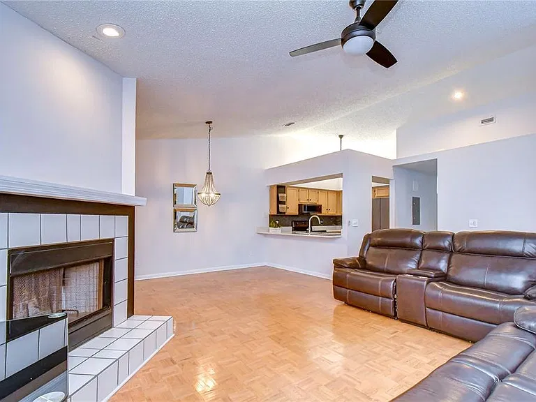 2749 Countryside Blvd #8 — Photo 18