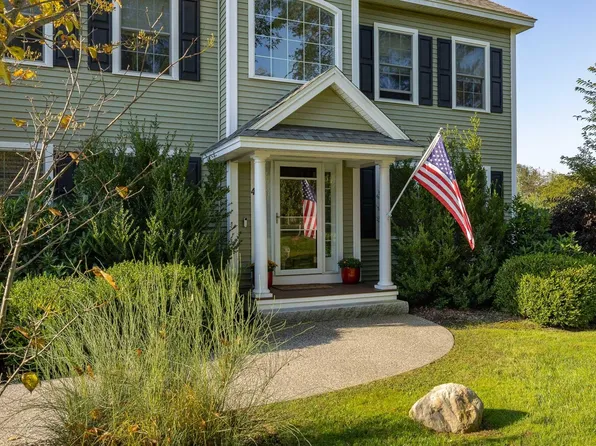 4 Alex Way, Stratham, NH 03885