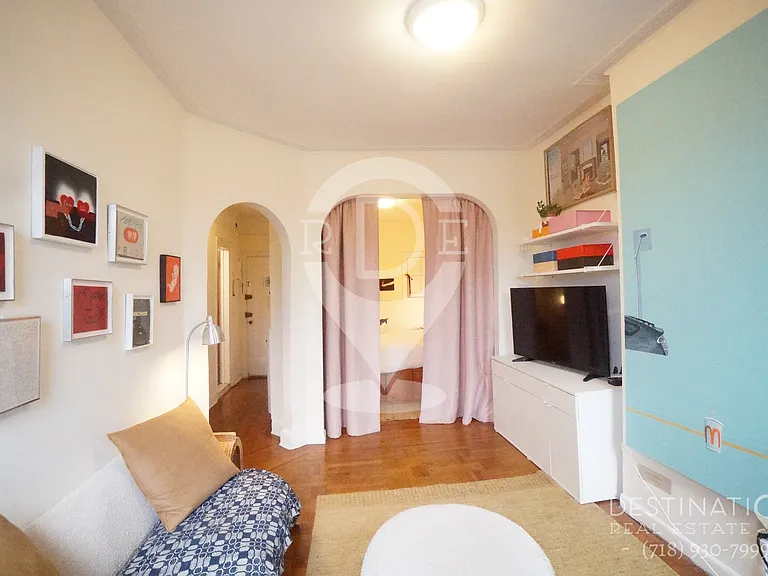 340 7th Ave #4R — Photo 9