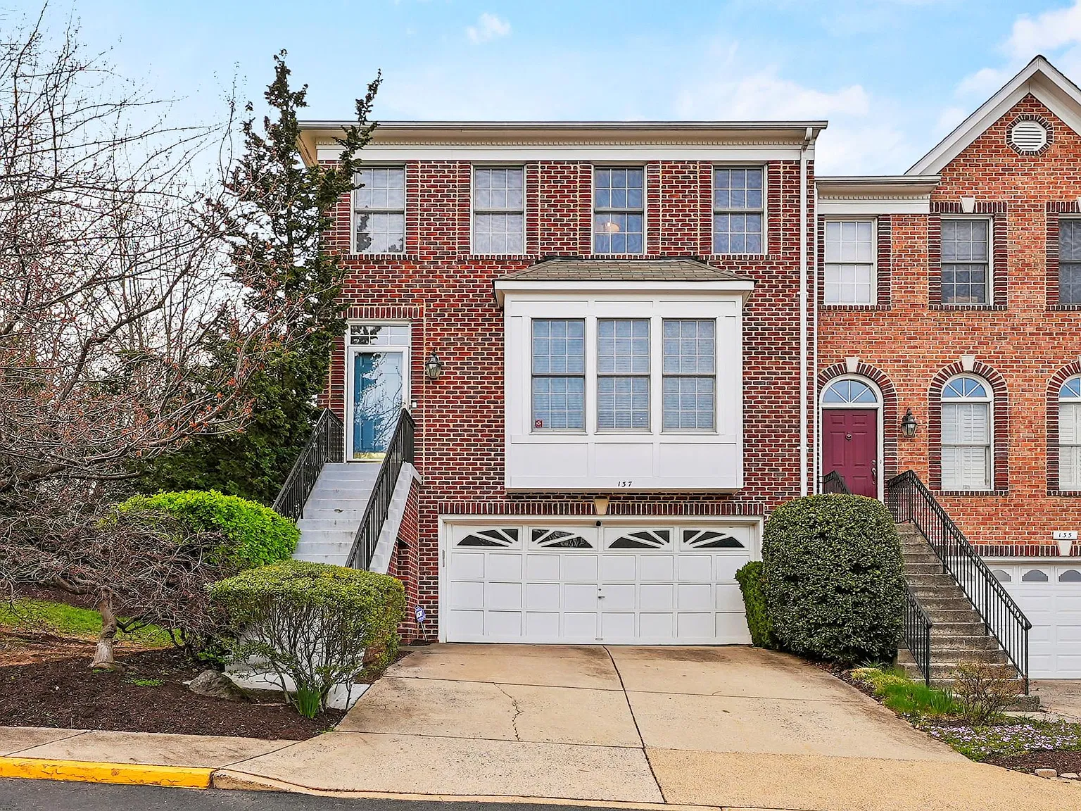 3 bed, 3.5 bath, 2500 sqft, $4,350 — Photo 1
