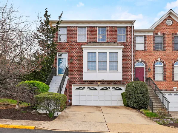 137 Shepherdson Ln NE, Vienna, VA 22180