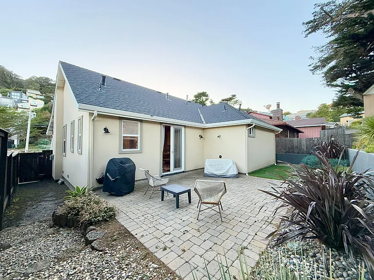 251 San Pedro Ave — Photo 12