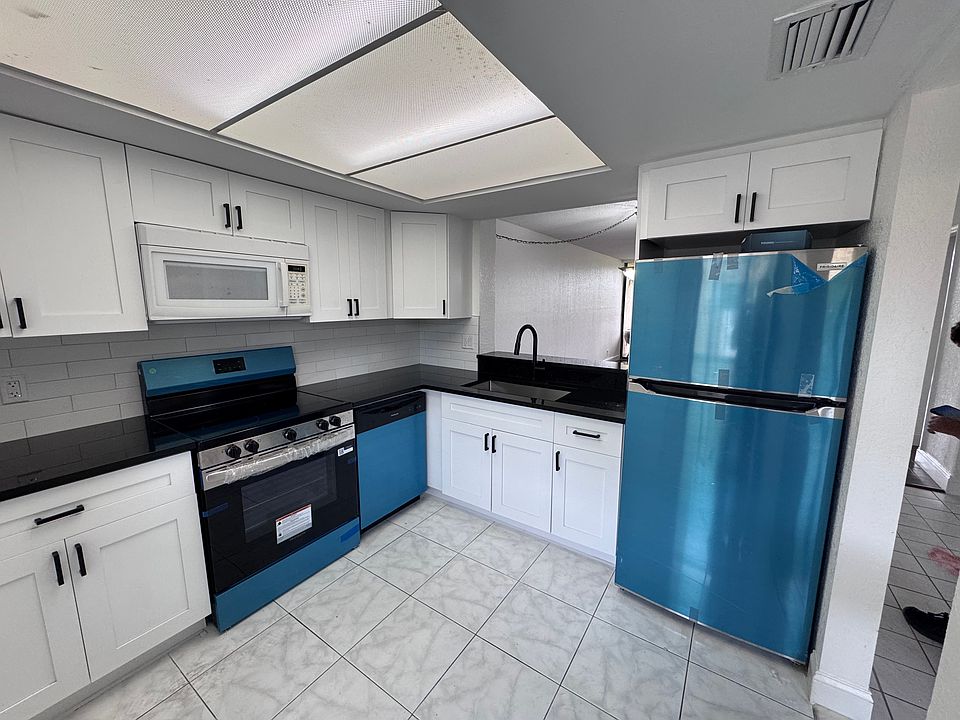 1st image of 2617 Cove Cay Dr Unit 107