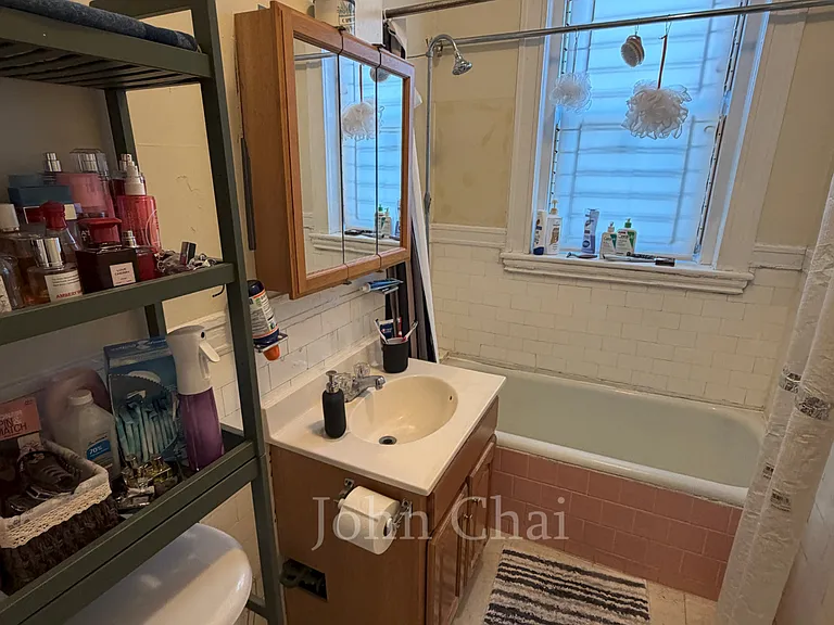 64 Woodstock Ave #9 — Photo 22