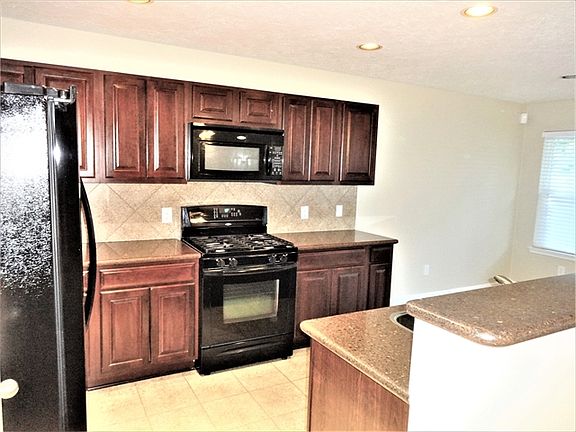 5th image of 104 Easton Glen Ln