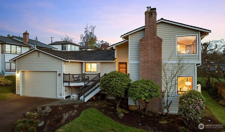 1st image of 902 7th Avenue S