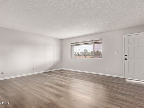 4th image of 3338 W CAROL Avenue