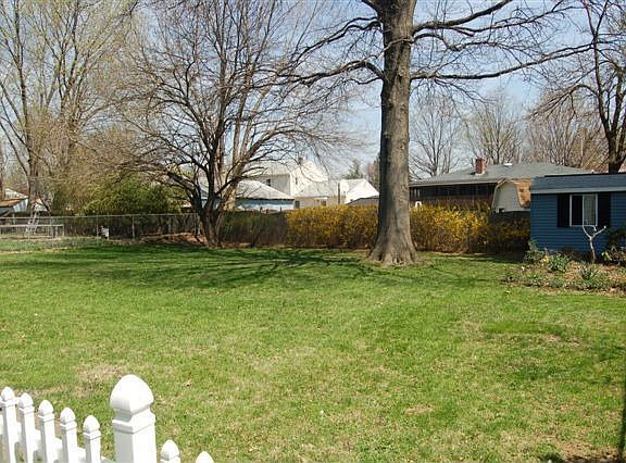 3rd image of 37 Kirby Dr