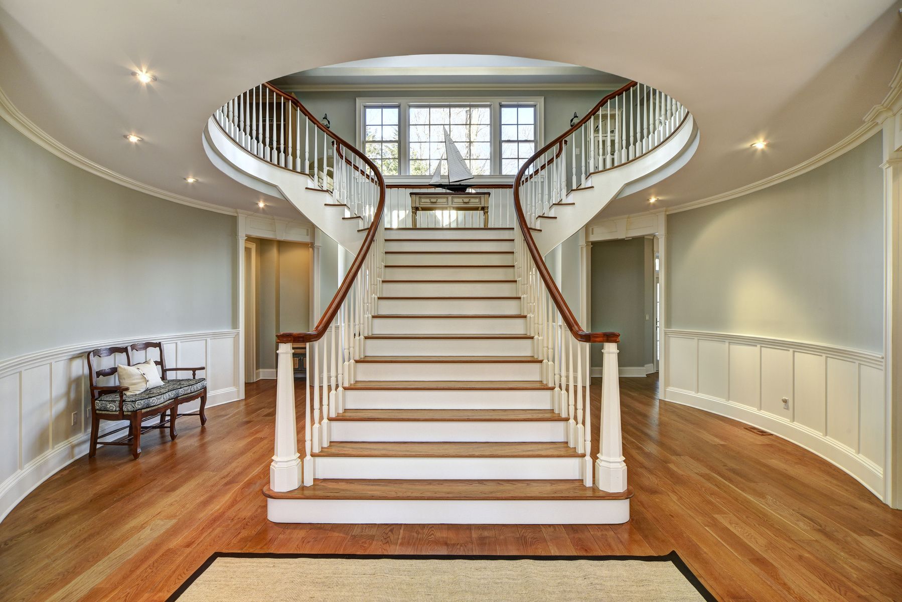 29 Winthrop Rd in Shelter Island Out East