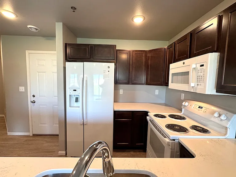 1453 3rd Ave NW #B — Photo 5