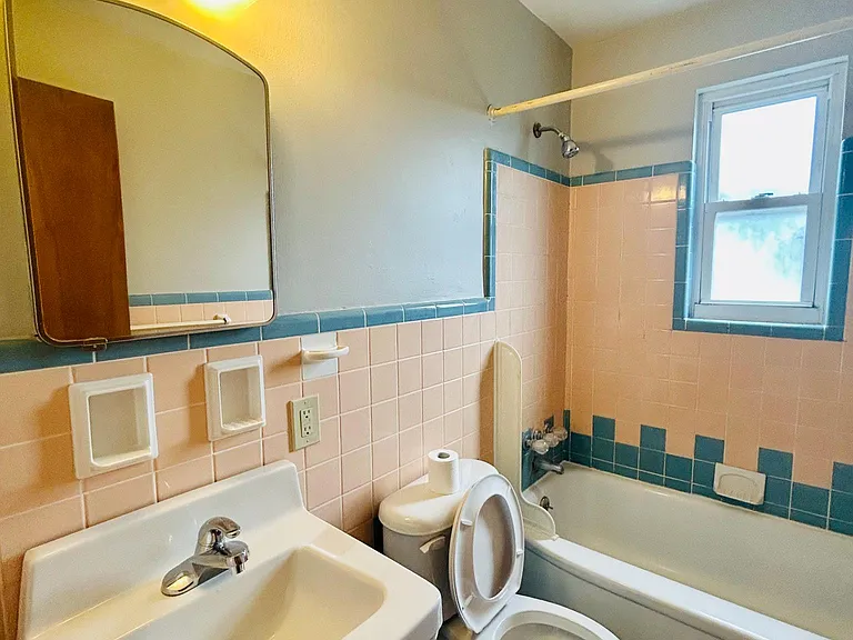 3047 Boudinot Ave — Photo 8