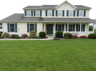 30 Crestview Dr, Milton, PA 17847