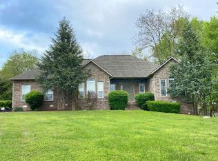 526 Green Briar Dr, Branson, MO 65616