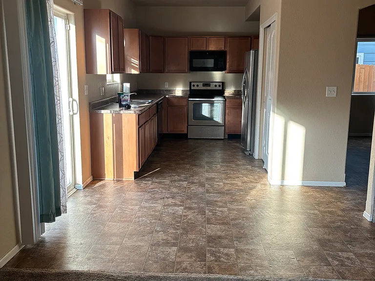 923 Silverqueen Rd — Photo 5