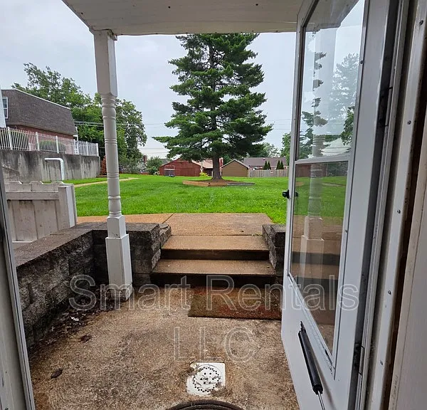 9962 Chateau Roi Dr — Photo 9